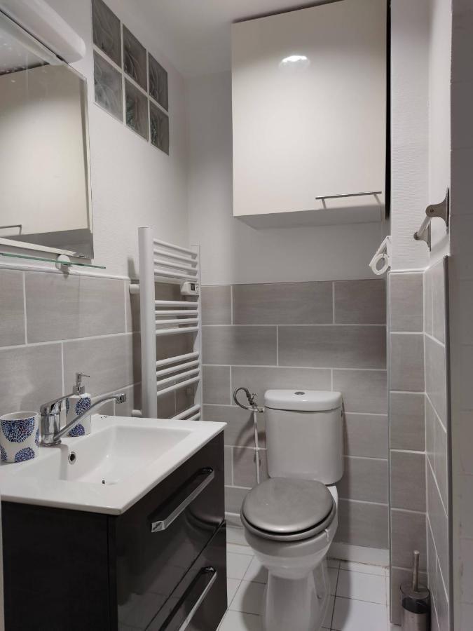Modern 1 Bedroom Apartment Near The Metro. 塞纳河畔伊夫里 外观 照片