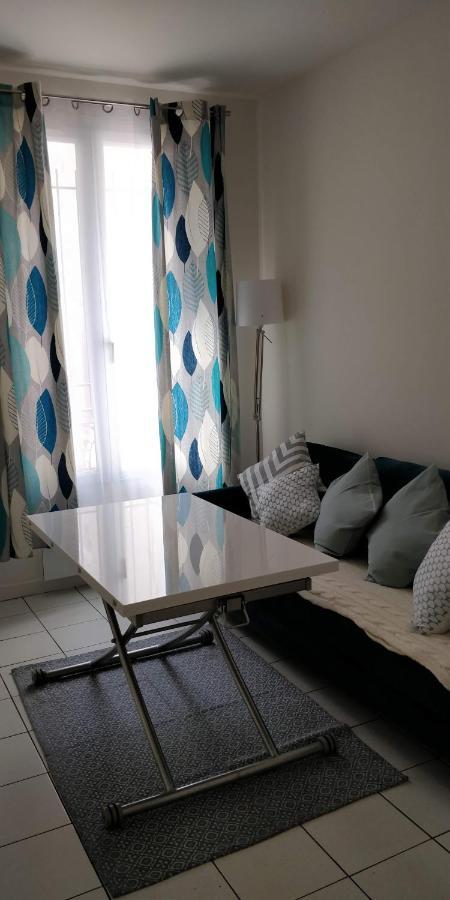 Modern 1 Bedroom Apartment Near The Metro. 塞纳河畔伊夫里 外观 照片