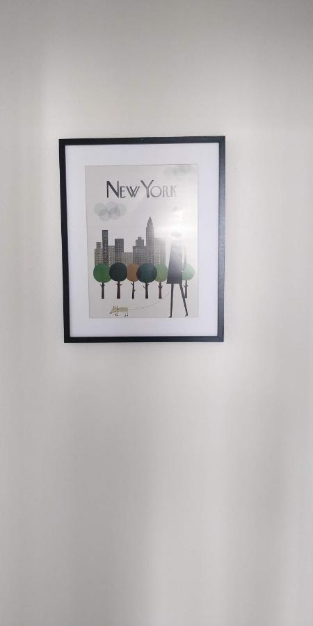 Modern 1 Bedroom Apartment Near The Metro. 塞纳河畔伊夫里 外观 照片