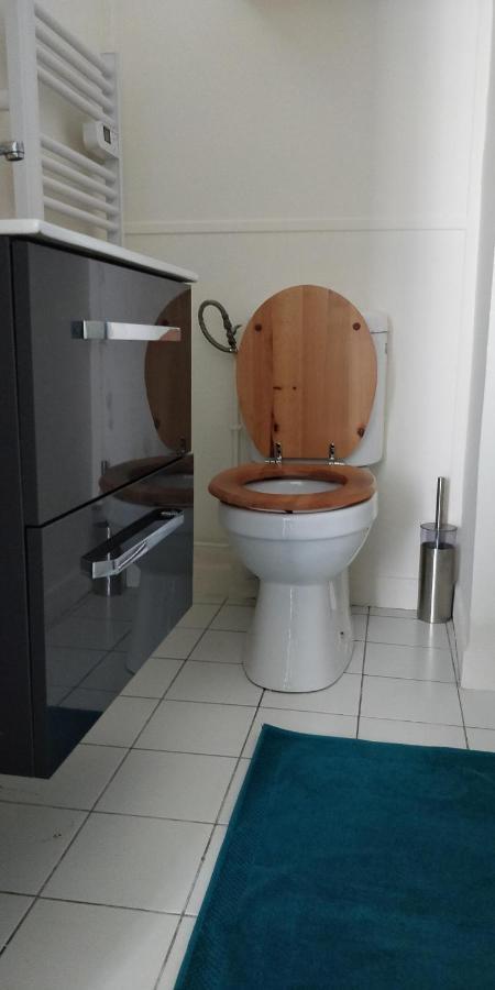 Modern 1 Bedroom Apartment Near The Metro. 塞纳河畔伊夫里 外观 照片